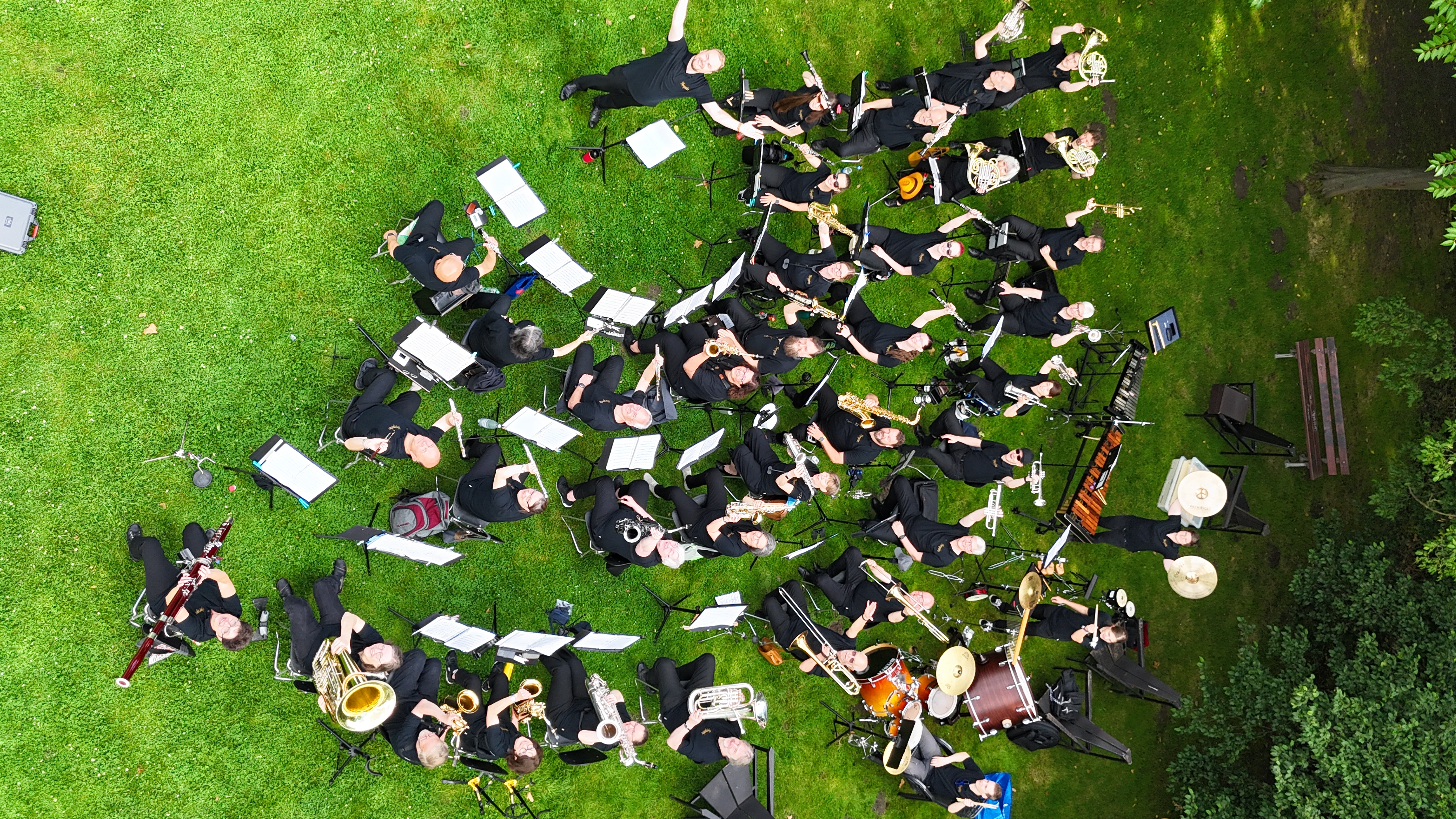 Bläsersymphonie Open-Air aus der Vogelperspektive